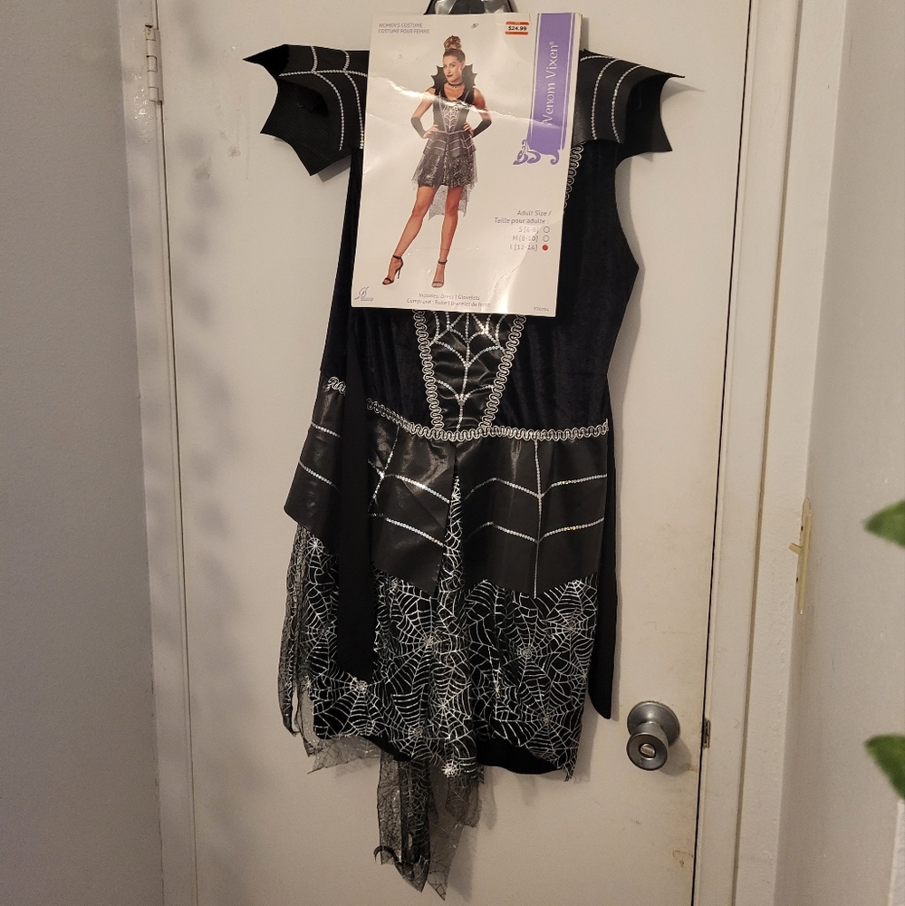Women's Venom Vixen Costume New with Tags. NWT size Large L